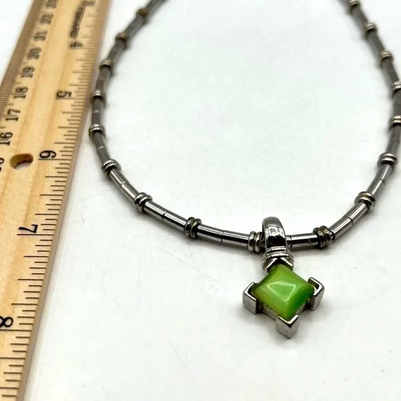 Silver Necklace With Green Glass Cats Eye Pendant - Picture 7 of 8